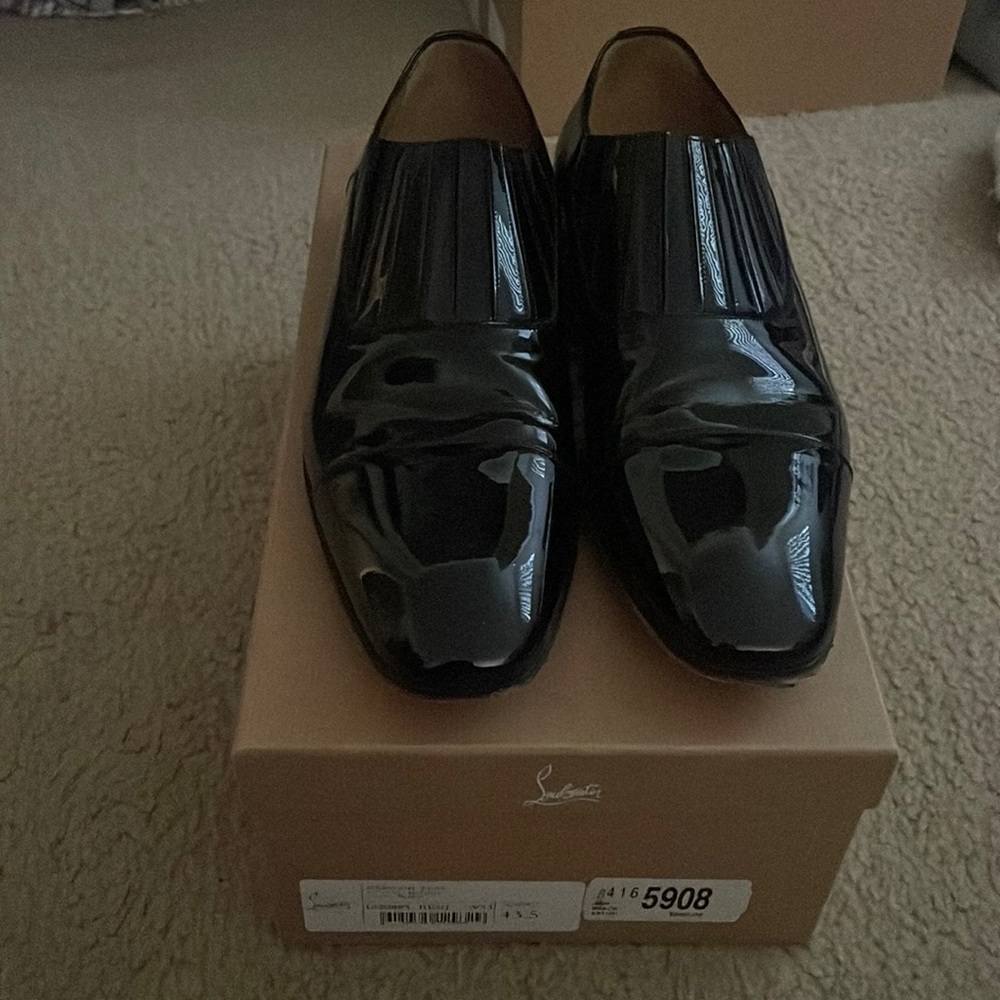 Christian louboutin patent leather slides
